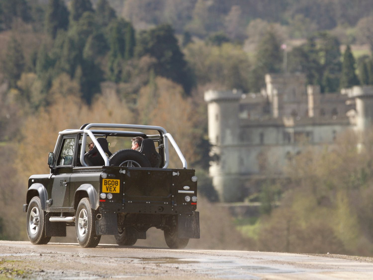 Oliver Brown x Eastnor Castle Giveaway