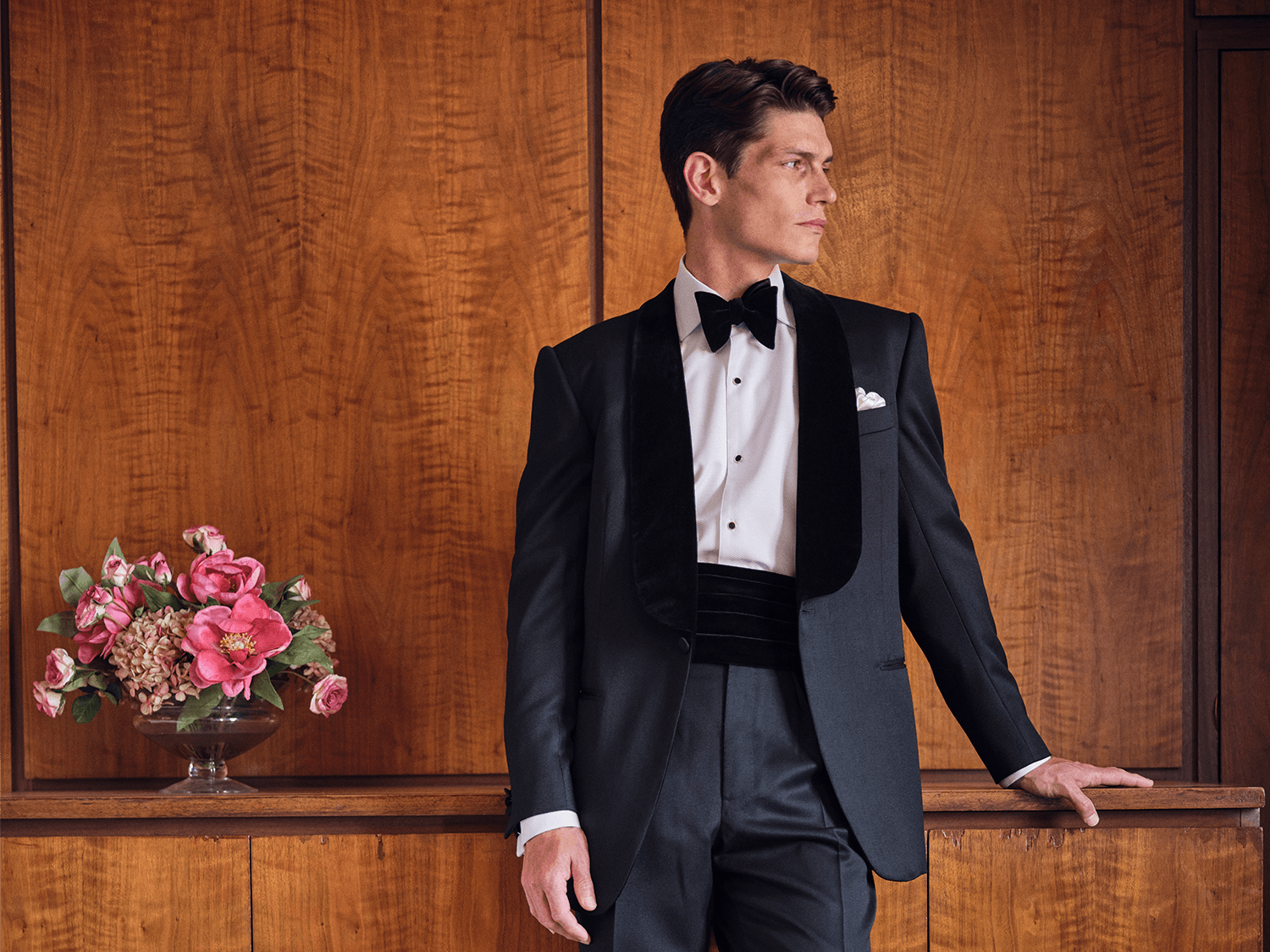 Celebrating 25 Years of Elegance: Timeless Bespoke Eveningwear Celebrating 25 Years of Elegance: Timeless Bespoke Eveningwear
